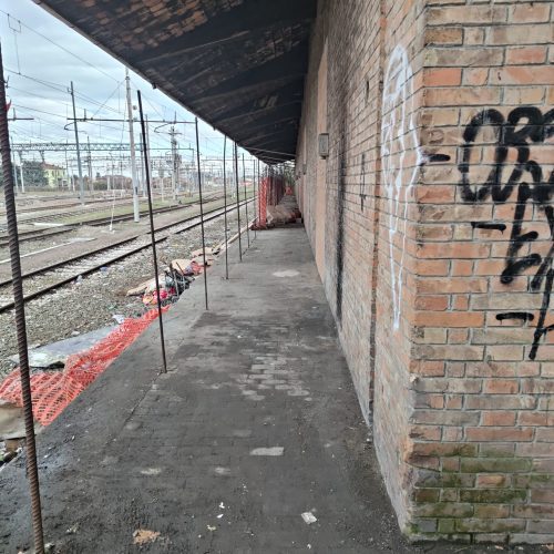 esterno lato ferrovia 1