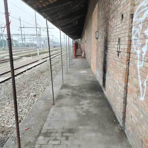 esterno lato ferrovia 10