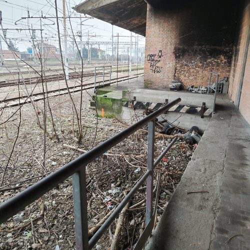 esterno lato ferrovia 11